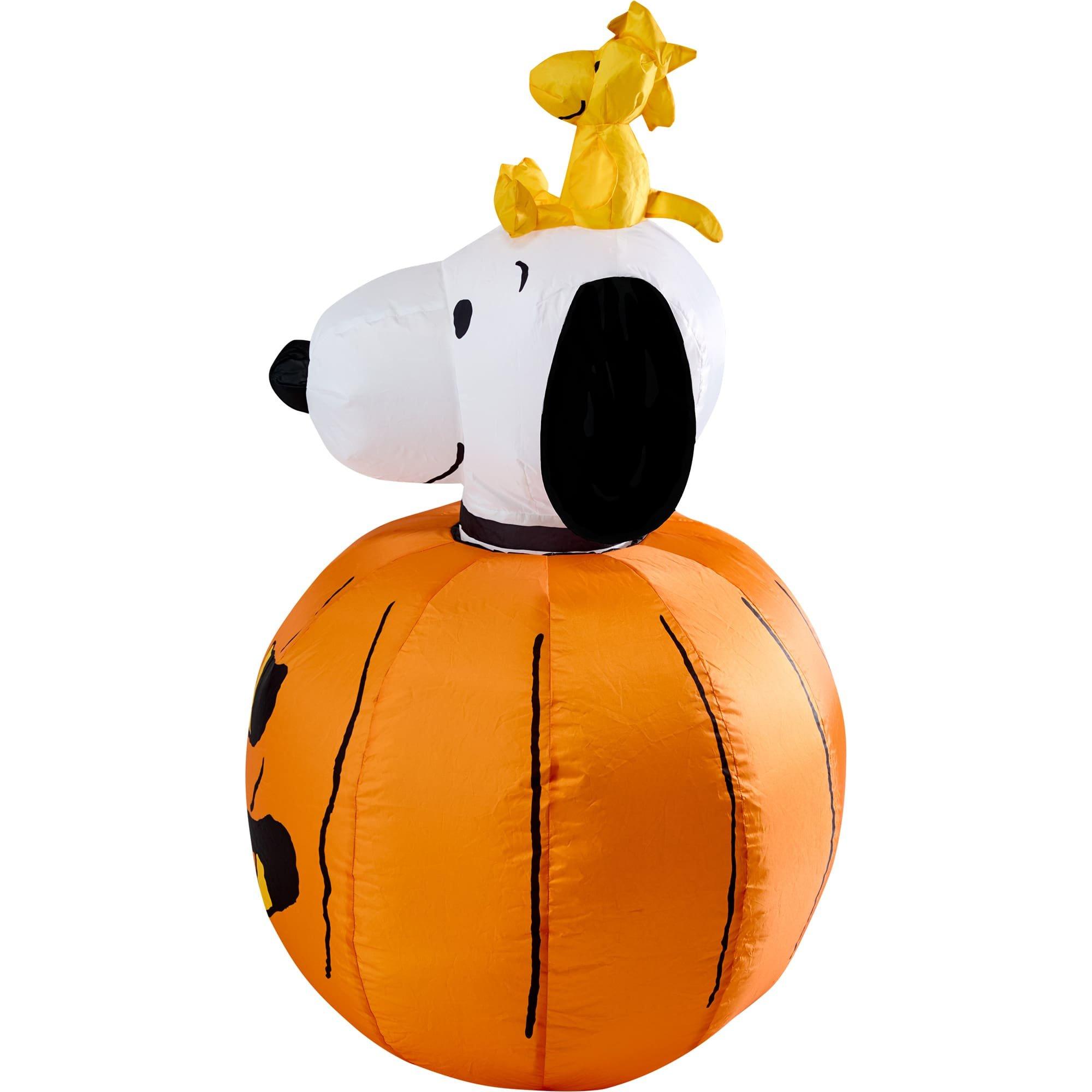 3.5 Foot Peanuts Classic Snoopy Halloween Inflatable Lawn Decoration - Image 3