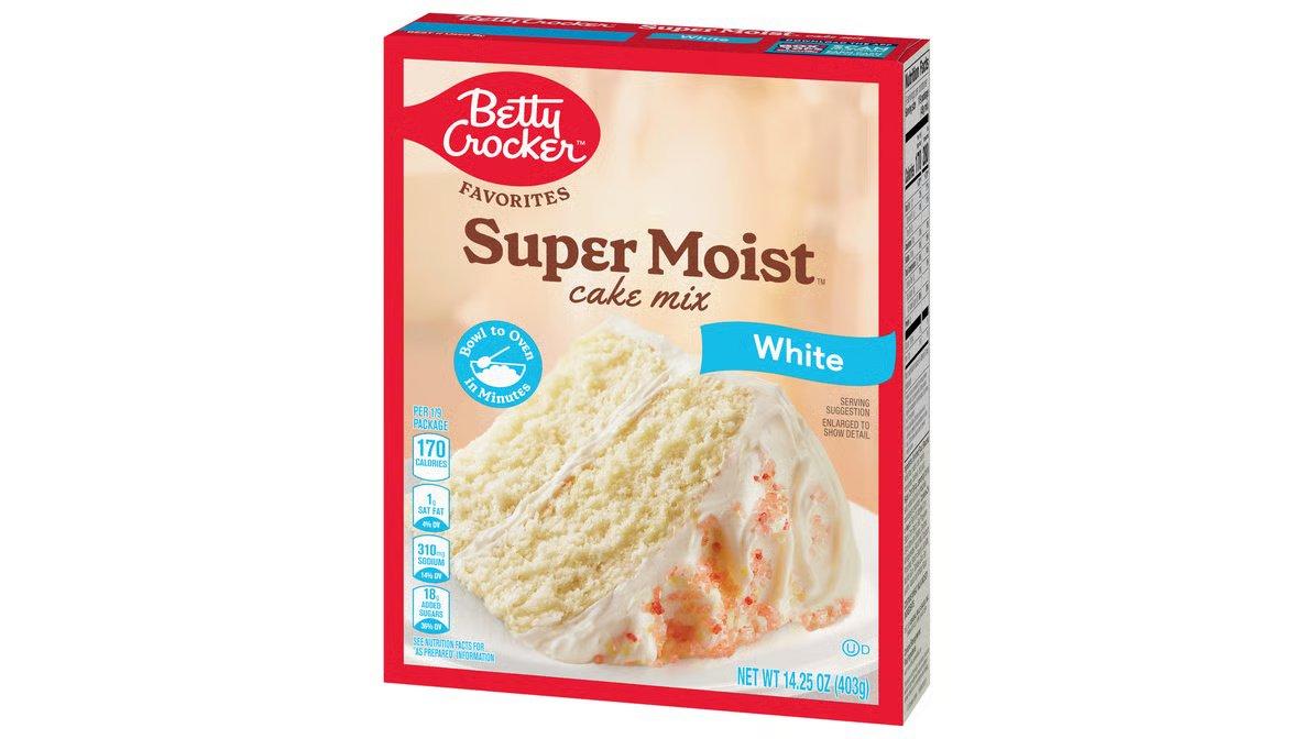 Betty Crocker Super Moist White Cake Mix (14.25 oz) - Image 2