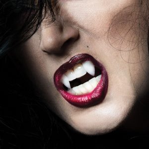 Scarecrow™ Default Down Retractable Fangs. 17mm. 2pc