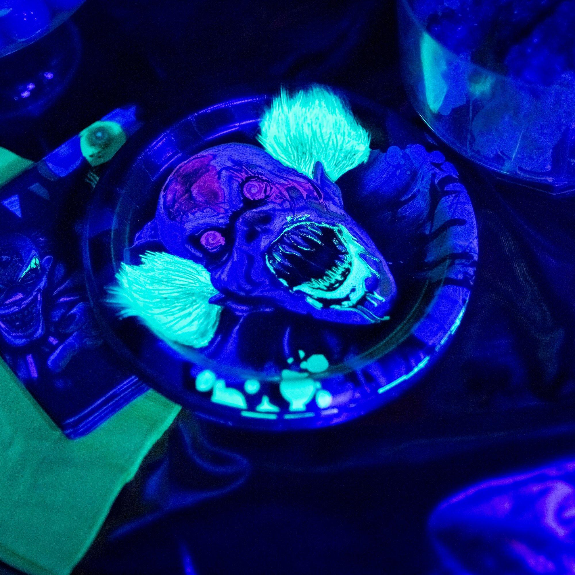 Creepy Carnival Black Light Reactive Paper Dessert Plates. 6.75in. 20ct - Image 4