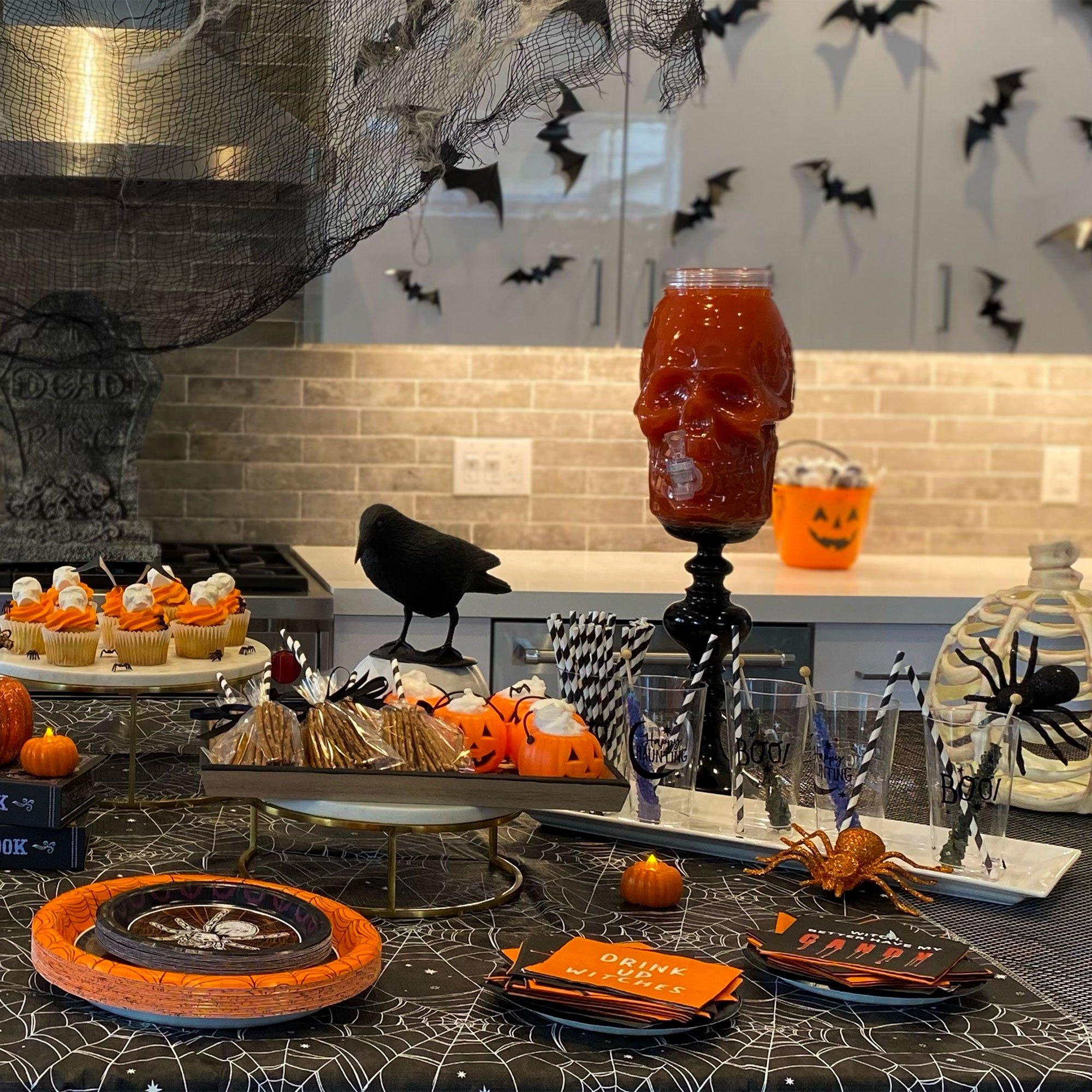 Classic Black & White Halloween Plastic Tumblers. 16oz. 10ct - Image 2